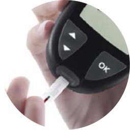 Smartphone app interface; settings for glucose level alerts are displayed. Options include minutes for alerts and predictive high/low alerts configuration.